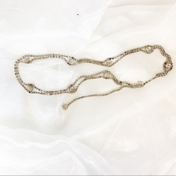Women’s VintAge Rhinestone Belt Hook Clasp! 39” long! Can clasp at 31”!